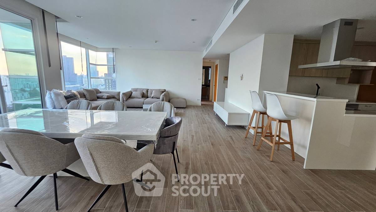 picture Pet-Friendly 3-BR 153 Sqm Fullerton Sukhumvit, 400m To BTS Ekkamai (ID 3407527) - 8/14