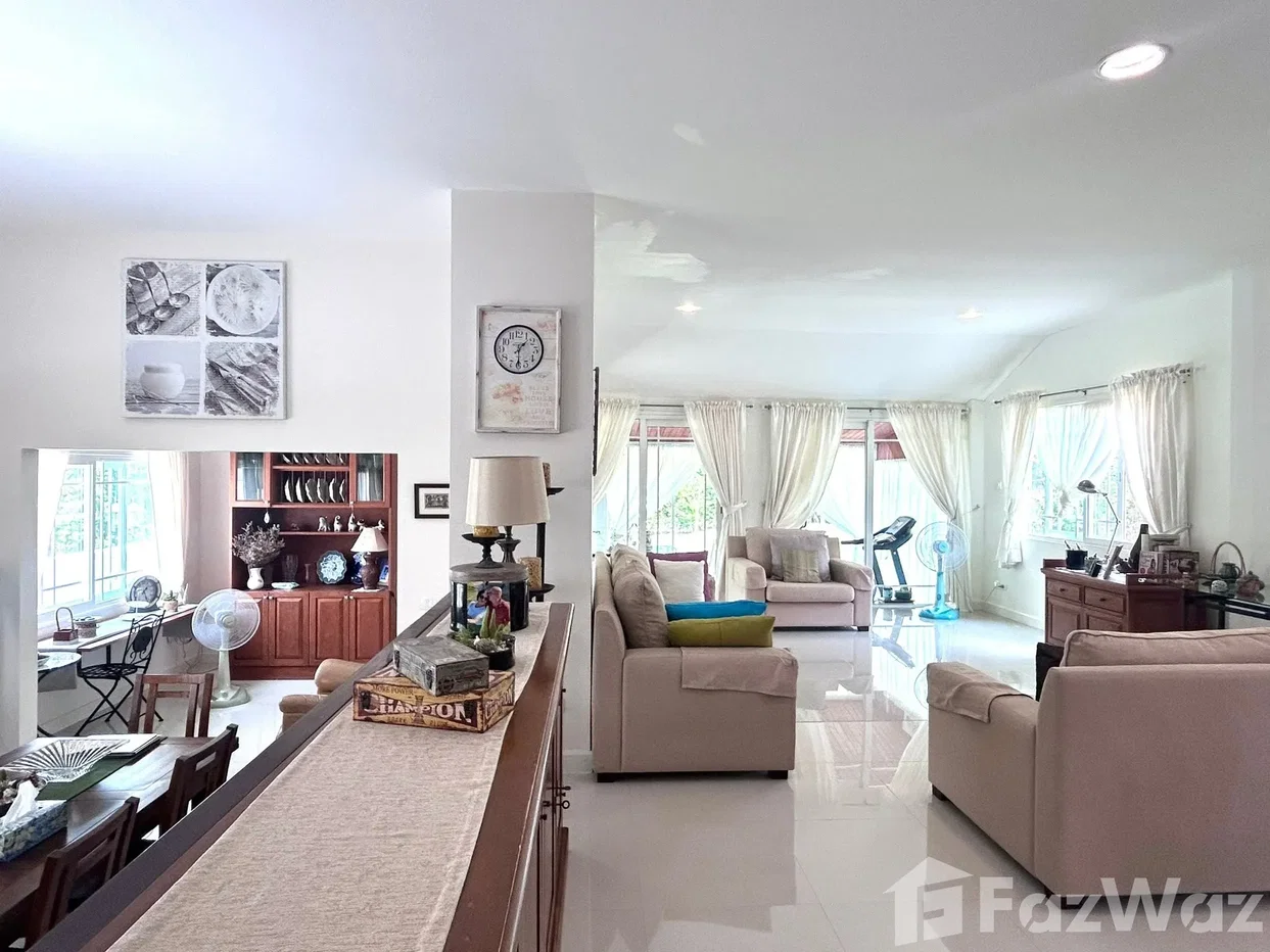 picture Great Family Home With Huge Lawn Close To Schools 6863138 - 8/45