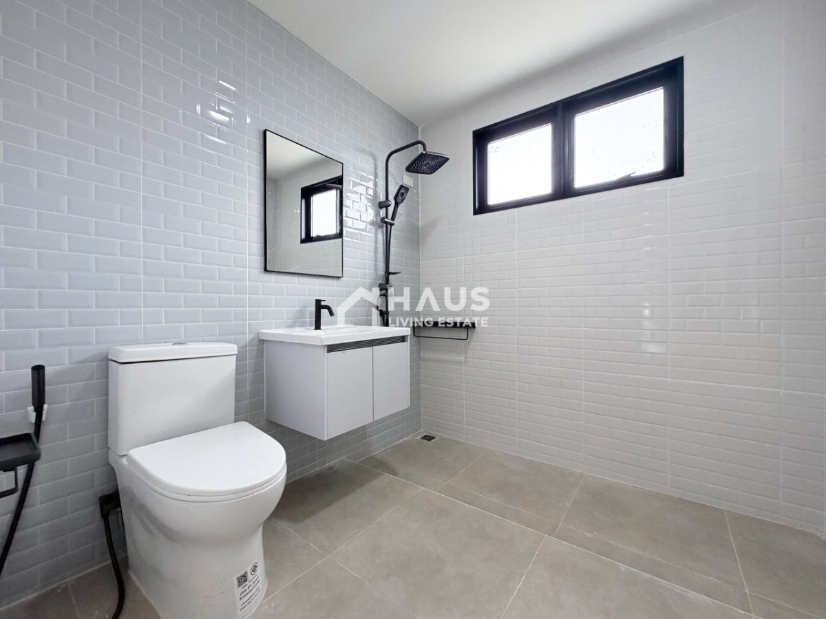 picture Chonlada Bangbuathong / 4 Bedrooms #HBBT002 - 12/20