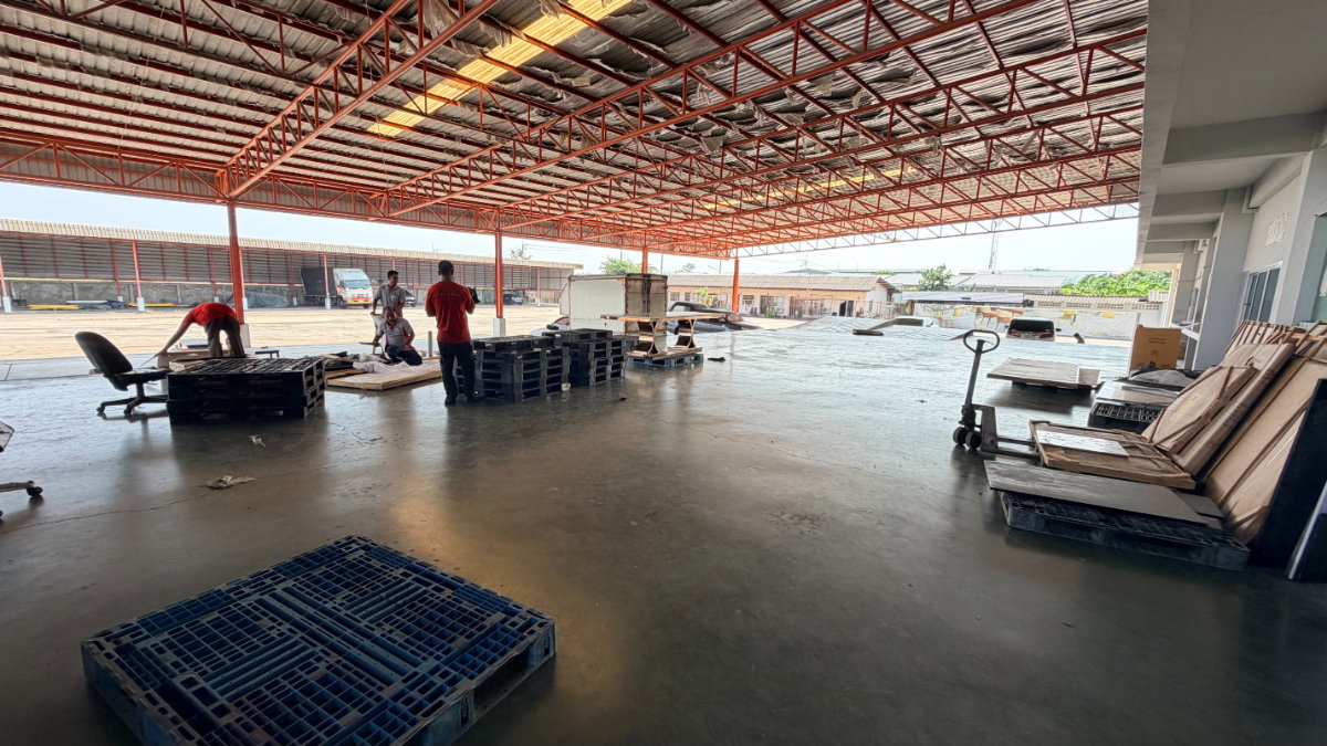 picture warehouse, showroom, and complete office. Prime location in the Ekkachai - Bang Bon area. - 8/20