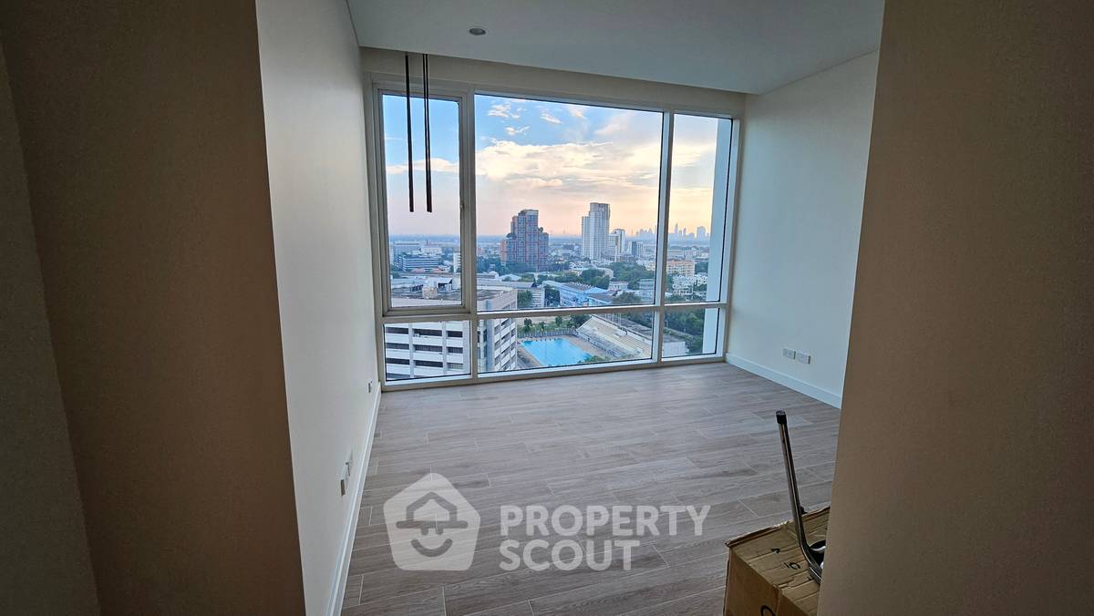 picture Pet-Friendly 3-BR 153 Sqm Fullerton Sukhumvit, 400m To BTS Ekkamai (ID 3407527) - 2/14