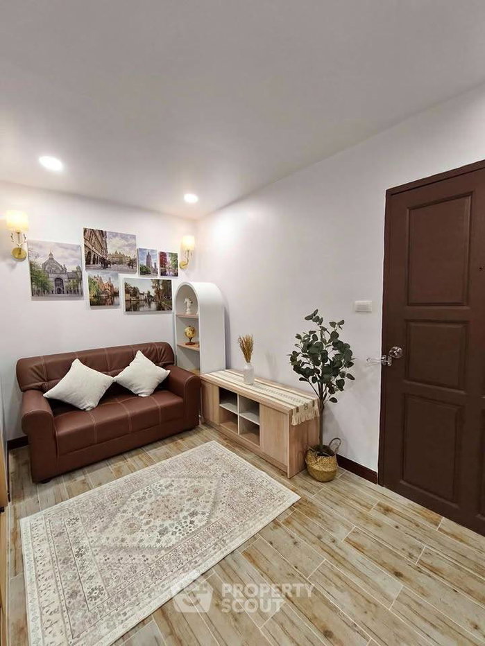 picture 1-BR Condo For Rent At Night Bazaar Condotel, Chiang Mai (ID 3406224) - 1/16