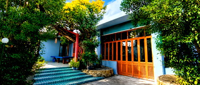 ที่ดิน ไปรษณีย์สันกำแพง : 92683 - ขายที่ดินพร้อมบ้าน 2 หลังสไตล์พูลวิลล่า ย่านแม่คือ อ.ดอยสะเก็ด เชียงใหม่ ใกล้ตลาดแม่คือ