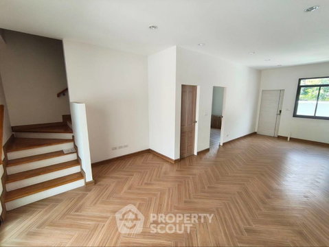 ทาวน์เฮ้าส์ 4-ห้องนอน ที่ ภานารา รัชดา 66 ใกล้ MRT วงศ์สว่าง (ID 3403656)