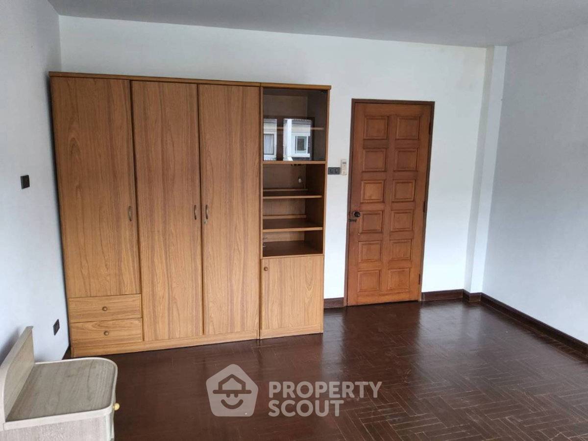 รูป ทาวน์เฮาส์ 3 ห้องนอน ขนาด 273 ตร.ม. Baan Charoen Eakamai 10 ใกล้ BTS เอกมัย (ID 3408410) - รูปที่ 3/38