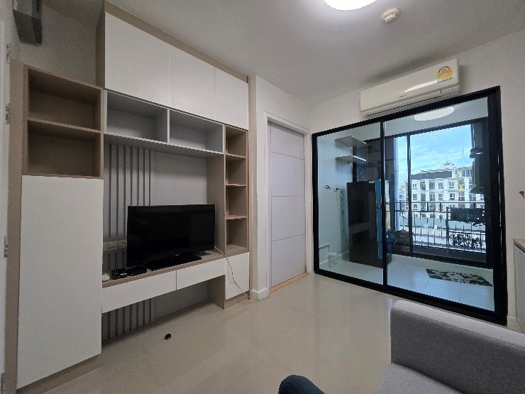 picture 1-bedroom condo, 26.34 sq.m., 7th floor. Fully renovated by Dodeco (nearly THB 300K). Modern design, move-in ready! - 2/10