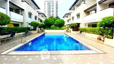 Townhouses for rent Bangkok : 3-BR 273 Sqm Townhouse, Baan Charoen Eakamai 10 Near BTS Ekkamai (ID 3408410)