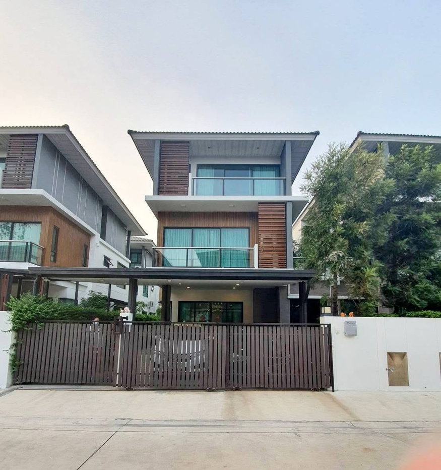 รูป 🏡✨ ขายบ้านแฝดหรู 3 ชั้น ศุภาลัย เอสเซ้นส์ ลาดพร้าว | บิวท์อินครบกว่า 3 ล้านบาท พร้อมอยู่ ใกล้ MRT สายสีเหลือง - รูปที่ 1/15