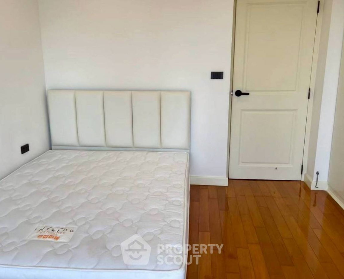 picture 3-BR Condo at Siphaya River View Condominium near MRT Hua Lamphong (ID 2193794) - 8/21