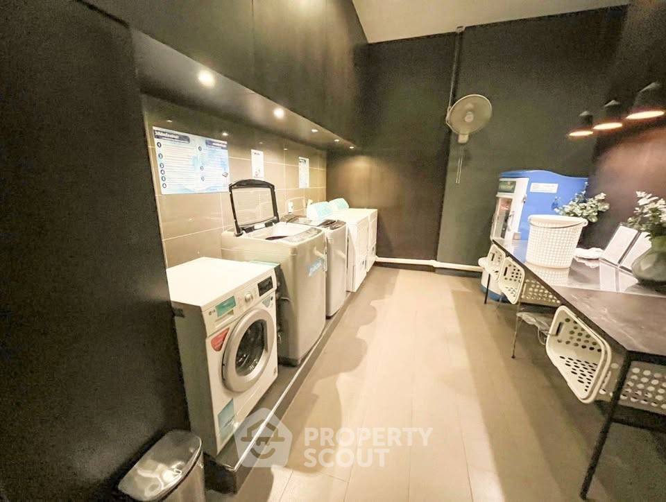 picture 1-BR Condo at A Space ID Asoke Ratchada near MRT Phra Ram 9 (ID 3407316) - 4/15