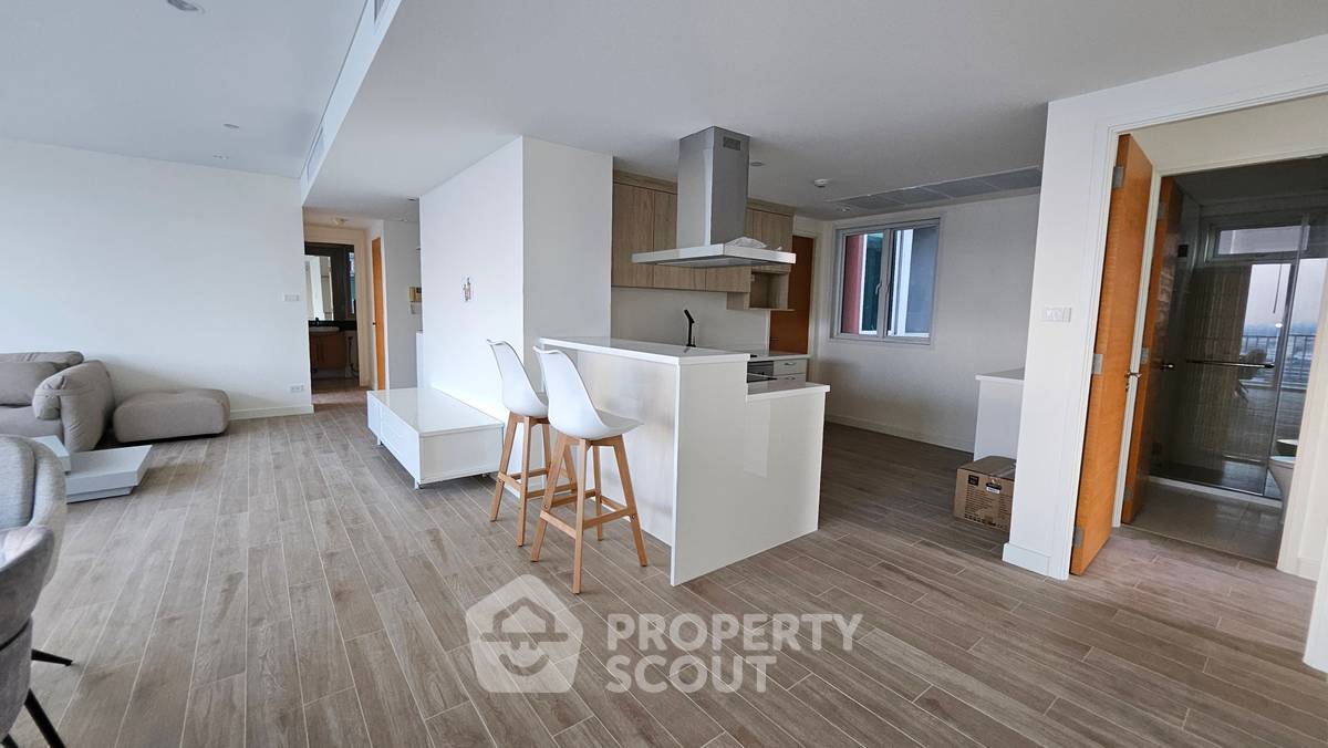 picture Pet-Friendly 3-BR 153 Sqm Fullerton Sukhumvit, 400m To BTS Ekkamai (ID 3407527) - 7/14