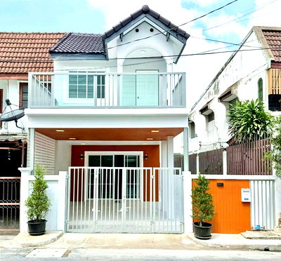 ทาวน์โฮม รพ.กรุงไทย เวสเทิร์น : DEE.  จอดรถสบาย ๆ บ้านอยู่ถนนเมน หลังมุม  หลังบ้านไม่ชนใคร  #หมู่บ้านบัวทอง เคหะ  ใกล้แม็คโคร บางบัวทอง