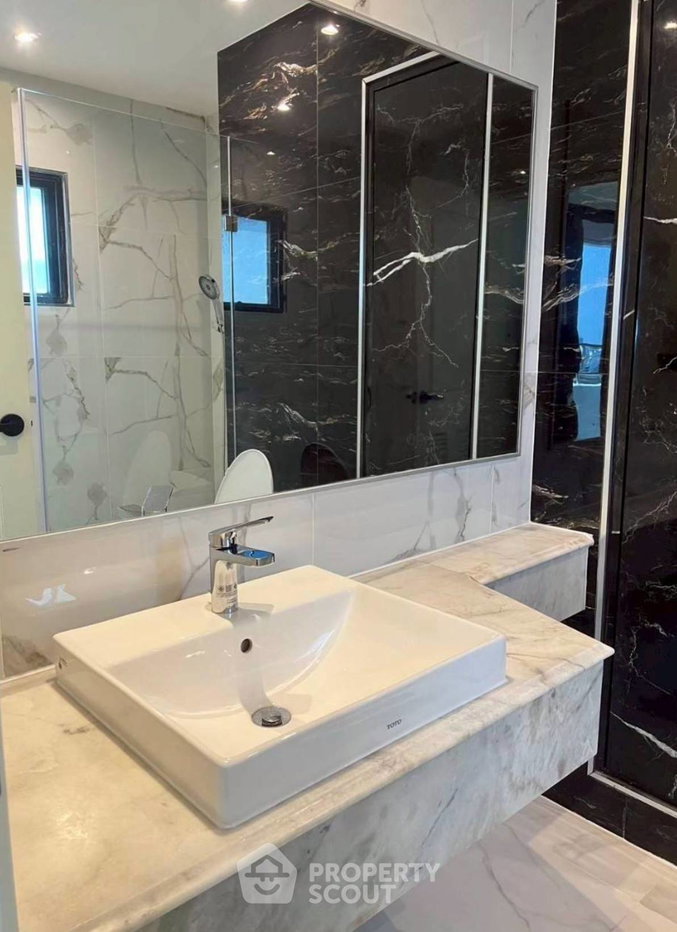 picture 3-BR Condo at Siphaya River View Condominium near MRT Hua Lamphong (ID 2193794) - 4/21