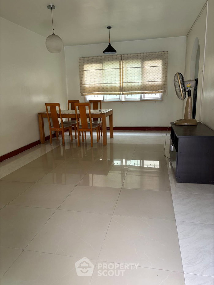 picture 3-BR Townhouse in Tha Raeng (ID 3403238) - 2/17