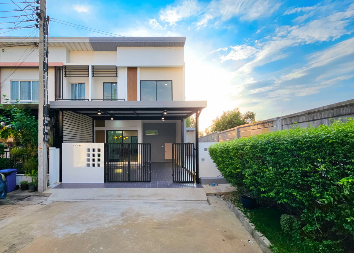 รูป 🏡 ขายขาดทุน! ทาวน์โฮมหลังมุม พื้นที่ใหญ่พิเศษ 28.9 ตร.ว. | พลีโน่ รัตนาธิเบศร์-ชัยพฤกษ์ 🔥 โอกาสทอง! ราคาถูกที่สุดในโครงการ พร้อมเข้าอยู่ได้ทันที - รูปที่ 1/15