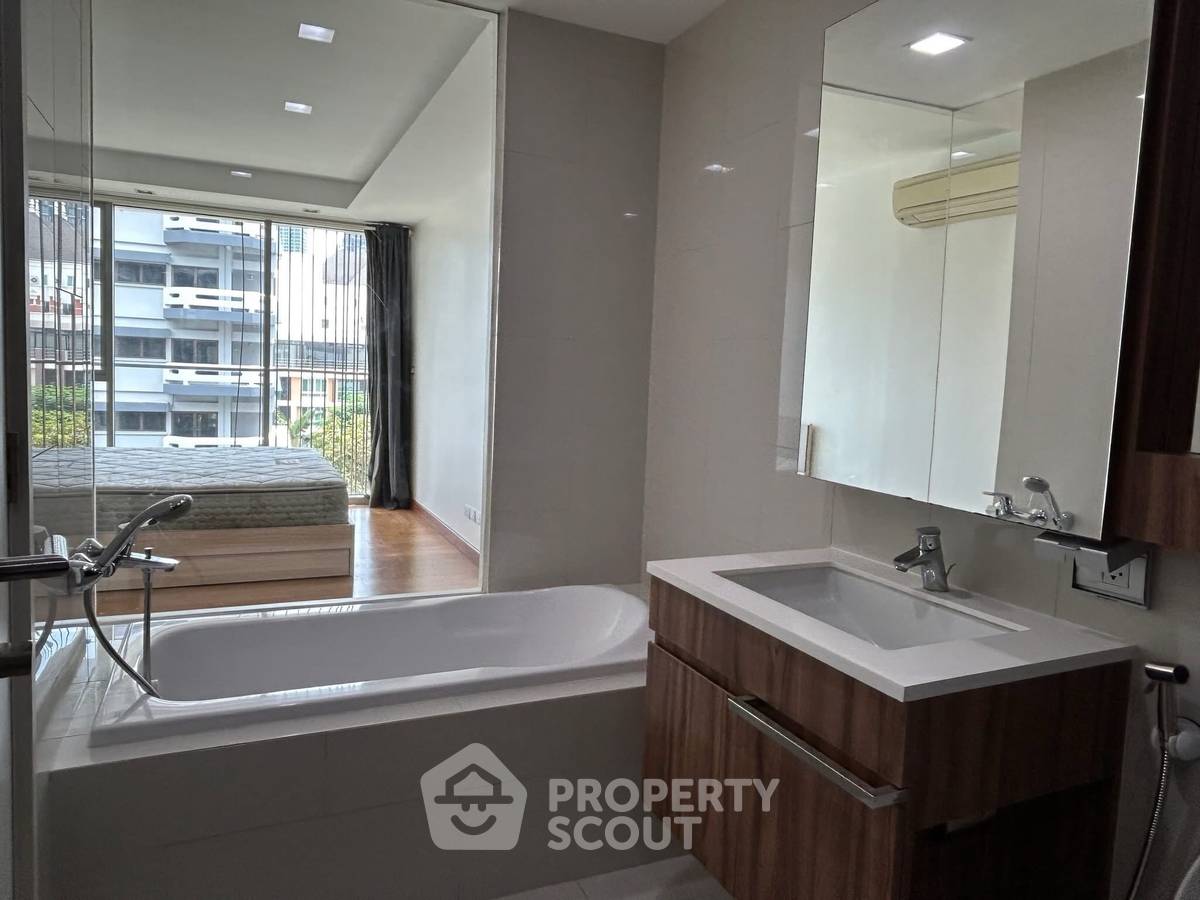 picture 2-BR Condo at Via 31 near MRT Sukhumvit (ID 3402595) - 8/15