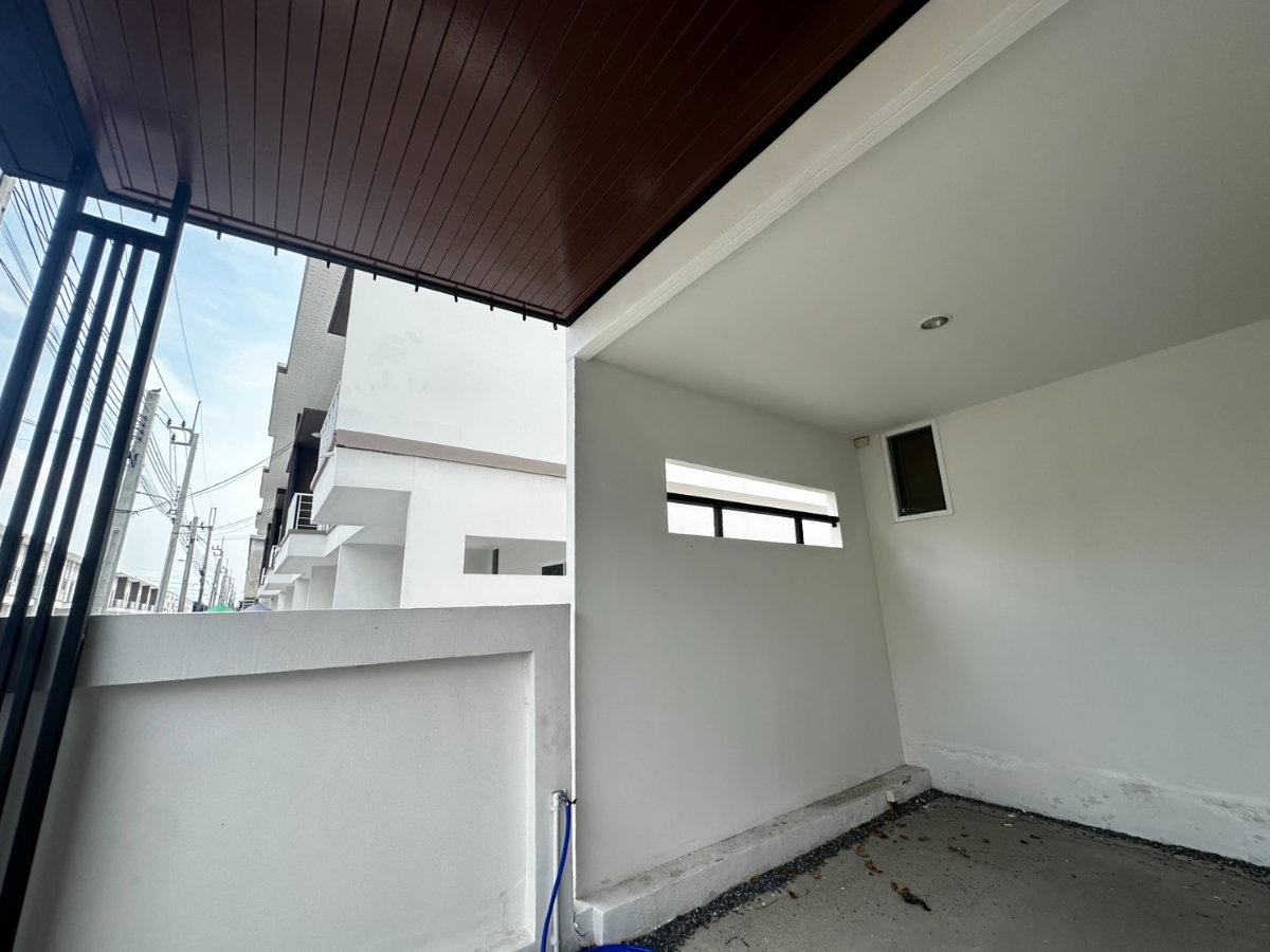 picture For Sale: Corner-Plot Townhome at Poomthara Kanchanaphisek – Bang Bua Thong - 2/15