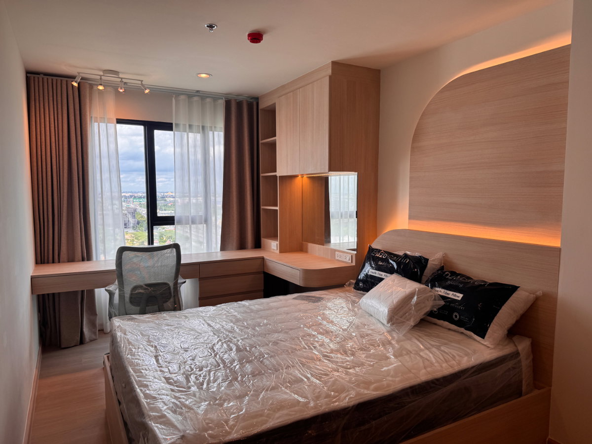 picture Terra Residence 20th Fl. North View / Fully Furnished/ Spacious Working Space 2.6 m/ Ready to Move In - 3/15