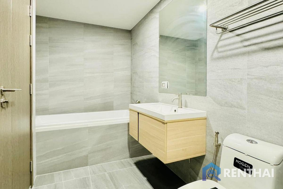 picture Beautiful Condo Only 100 m away from the Sukhumvit Road! - 19/23