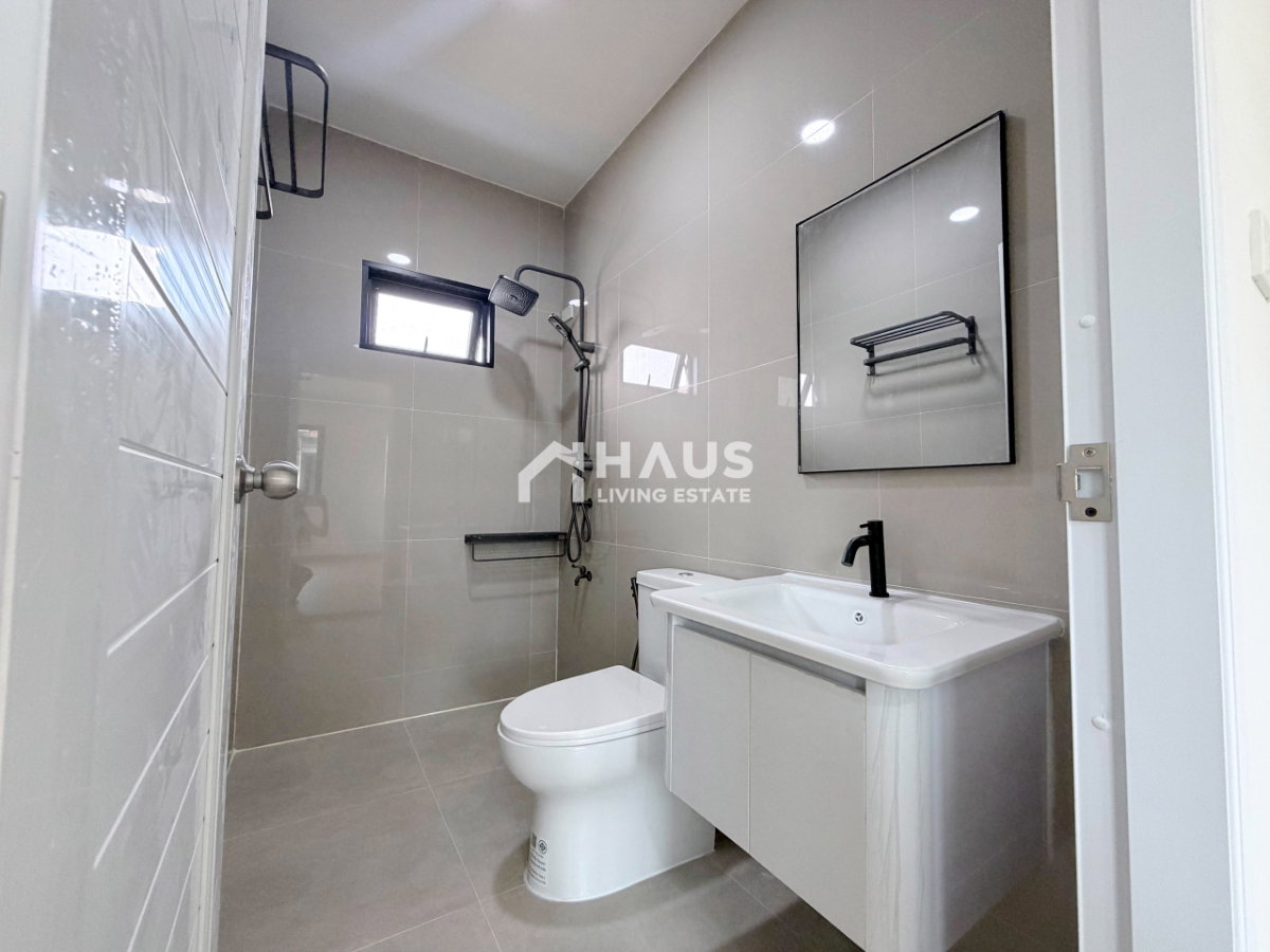 picture Chonlada Bangbuathong / 4 Bedrooms #HBBT002 - 10/20