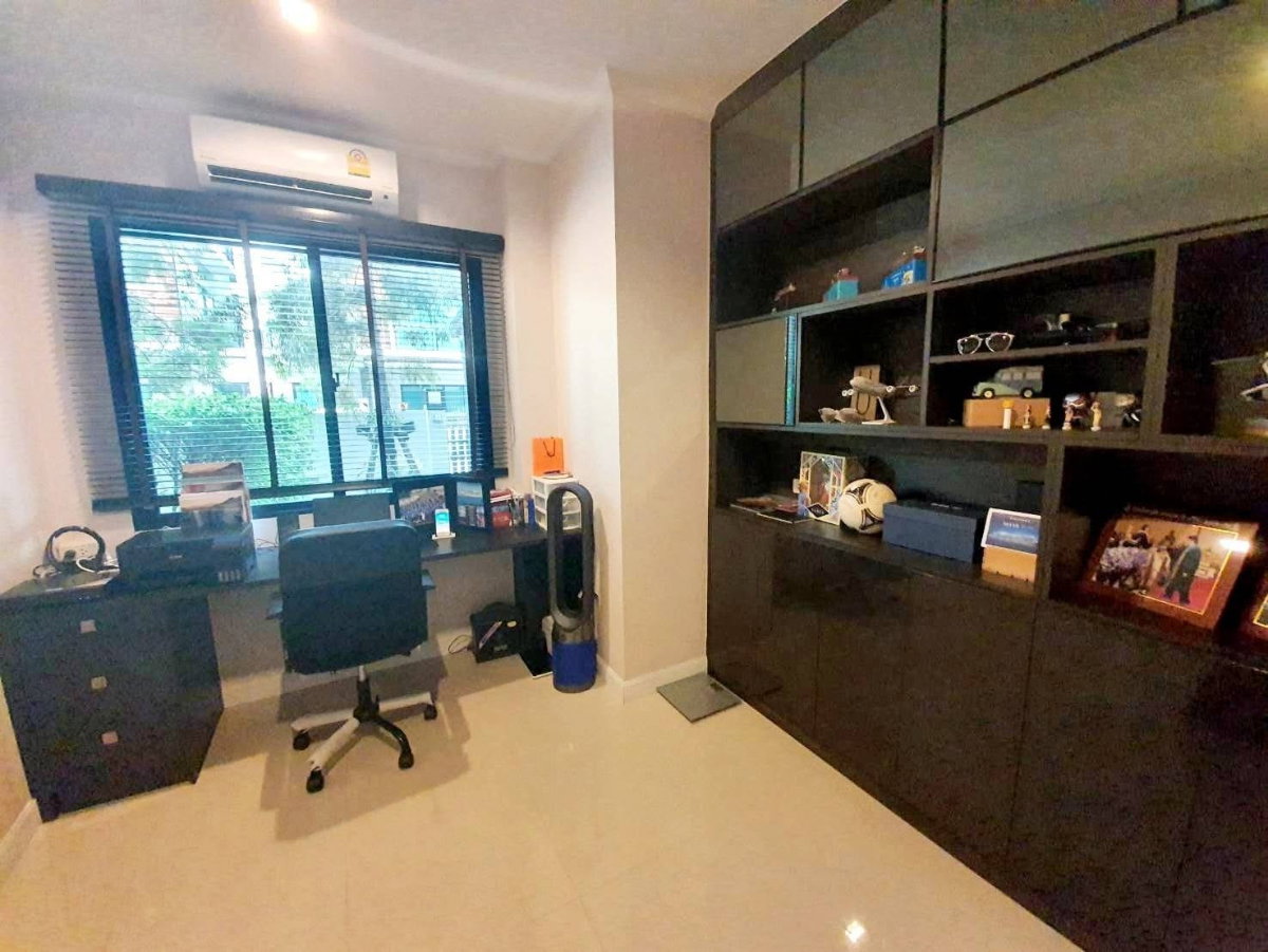 รูป 🏡✨ ขายบ้านแฝดหรู 3 ชั้น ศุภาลัย เอสเซ้นส์ ลาดพร้าว | บิวท์อินครบกว่า 3 ล้านบาท พร้อมอยู่ ใกล้ MRT สายสีเหลือง - รูปที่ 7/15
