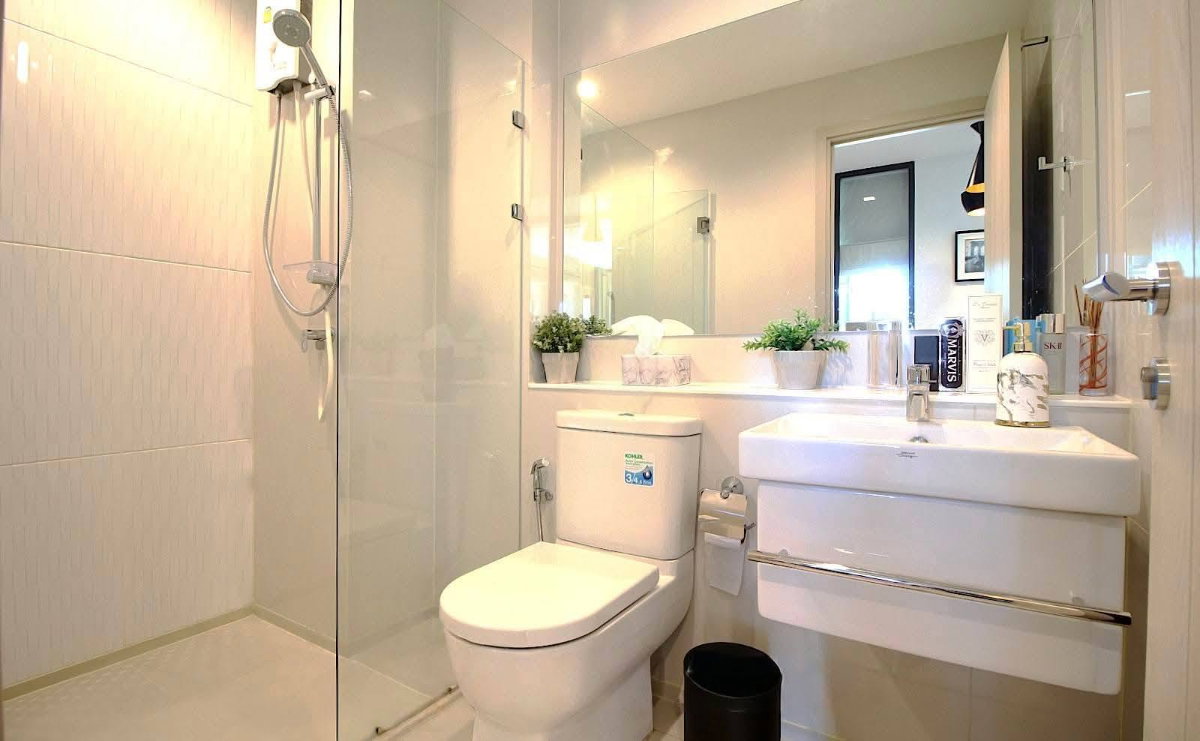 picture @Condorental condo for rent Life One Wireless - 10/11