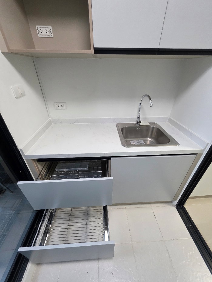 picture 1-bedroom condo, 26.34 sq.m., 7th floor. Fully renovated by Dodeco (nearly THB 300K). Modern design, move-in ready! - 5/10