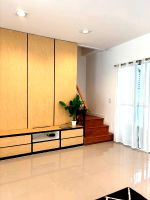 บ้านแฝดให้เช่า : เช่าบ้าน Vista 180 Thepharak - Wongwaen/วิสต้า วันเอทโอ เทพารักษ์ - วงแหวน (M6910033) ID Line : @condo79