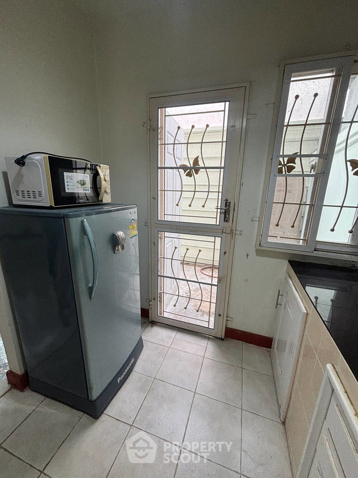 picture 3-BR Townhouse in Tha Raeng (ID 3403238) - 15/17