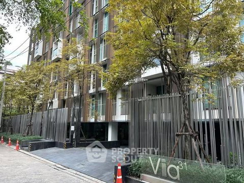 2-BR Condo at Via 31 near MRT Sukhumvit (ID 3402595)