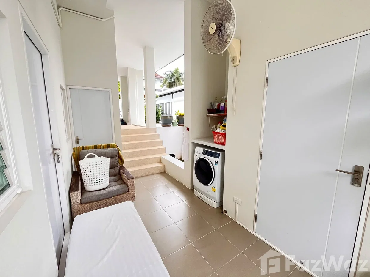 picture Great Family Home With Huge Lawn Close To Schools 6863138 - 12/45
