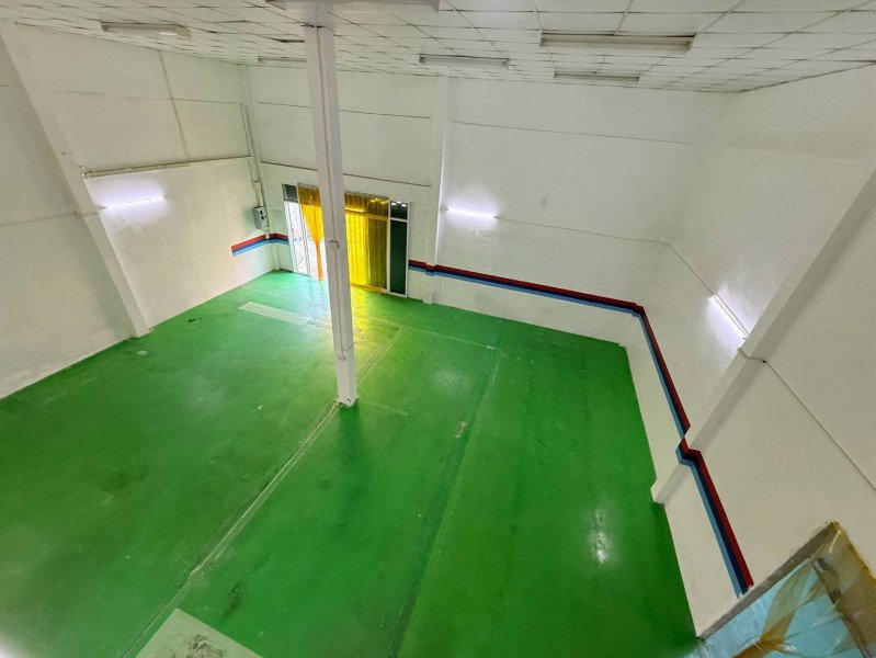 picture 			MRT Sutthisan. 567m. Warehouse with office for rent  79sq.wa. 300sq.m. of usable space. Features a h           - 2/8