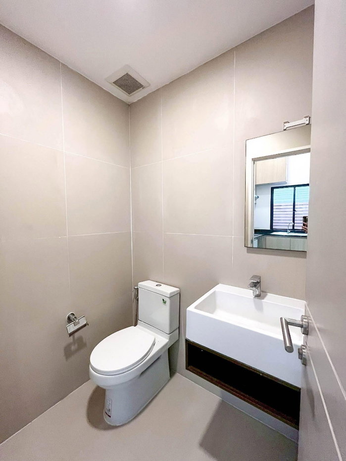 รูป ขายบ้าน 3 ชั้น สุดหรู ราคาสุดคุ้ม รีโนเวทใหม่ทั้งหลัง  - รูปที่ 5/15