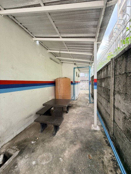 picture 			MRT Sutthisan. 567m. Warehouse with office for rent  79sq.wa. 300sq.m. of usable space. Features a h           - 6/8
