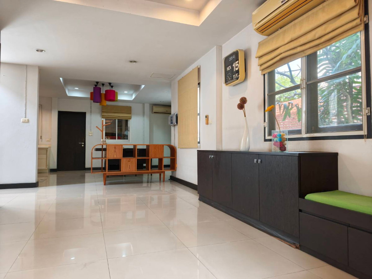 รูป 🏡🔥 ขายด่วน! บ้านเดี่ยว 2 ชั้น สิรีนเฮ้าส์ วัชรพล | บ้านสวยพร้อมอยู่ ที่ดิน 63.6 ตร.ว. ใกล้ทางด่วนและรถไฟฟ้าสายสีชมพู - รูปที่ 3/16