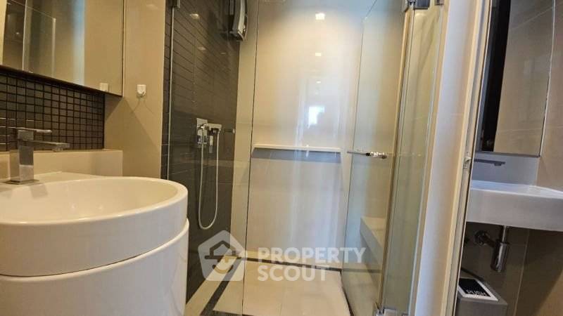picture 1-BR Condo at Rhythm Sathorn near BTS Saphan Taksin (ID 3404030) - 9/12