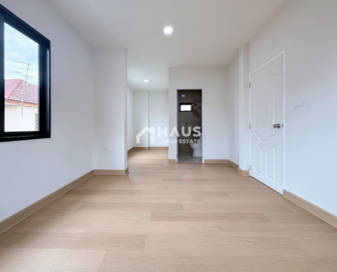 picture Chonlada Bangbuathong / 4 Bedrooms #HBBT002 - 9/20