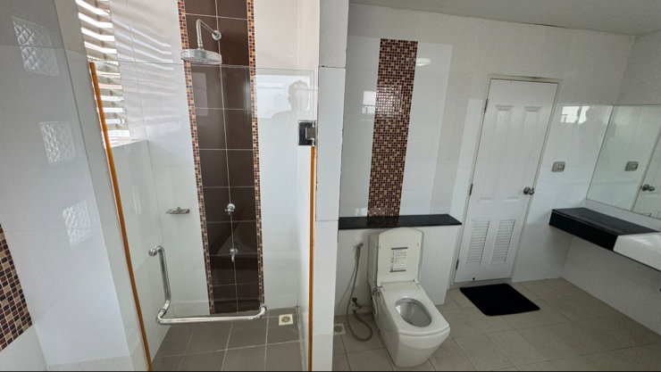 รูป 🏡 ขาย ให้เช่า บ้านเดี่ยว 2 ชั้น หมู่บ้านเลควัลเลย์ เฟส 1 บึง/บ่อวิน ศรีราชา ชลบุรี - รูปที่ 49/61