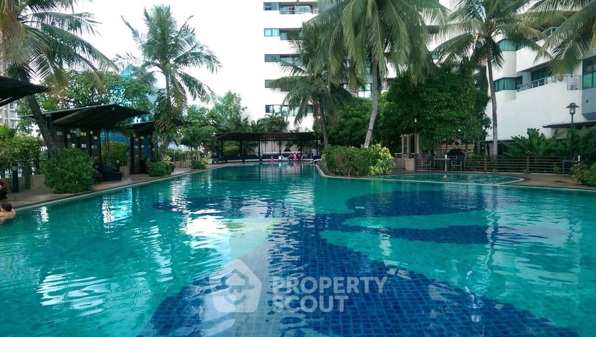 picture 1-BR Condo at Sathorn Gardens near MRT Si Lom (ID 635485) - 3/7