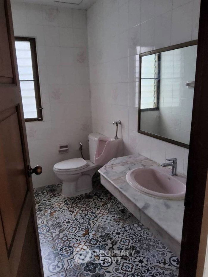 รูป ทาวน์เฮาส์ 3 ห้องนอน ขนาด 273 ตร.ม. Baan Charoen Eakamai 10 ใกล้ BTS เอกมัย (ID 3408410) - รูปที่ 27/38