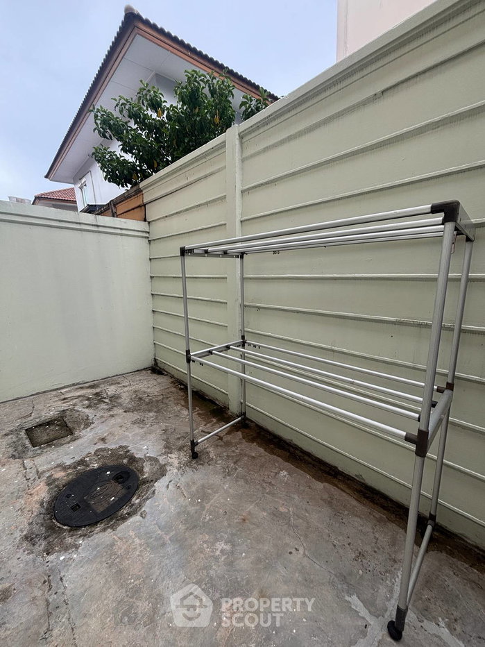picture 3-BR Townhouse in Tha Raeng (ID 3403238) - 16/17