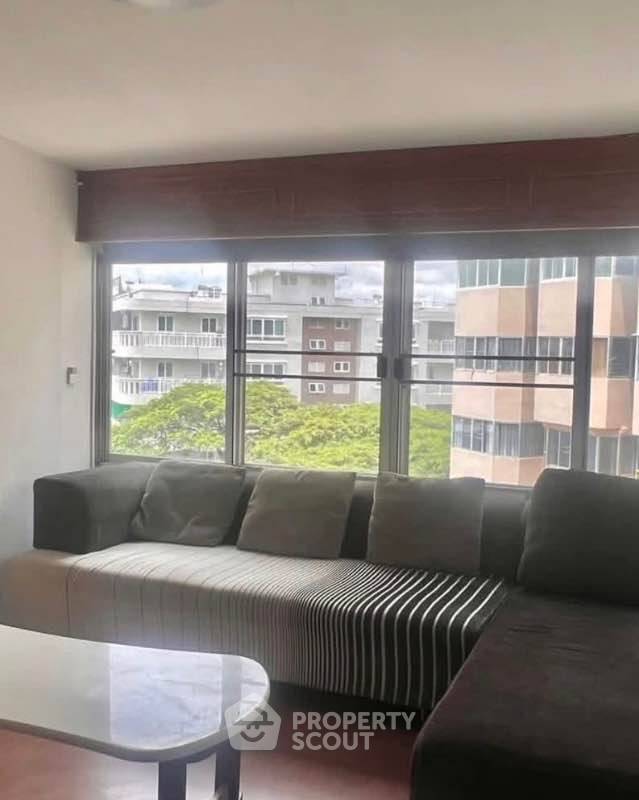 picture 2-BR Condo at Hillside 3 Condominium close to Nimmanhaemin (ID 3408759) - 2/8