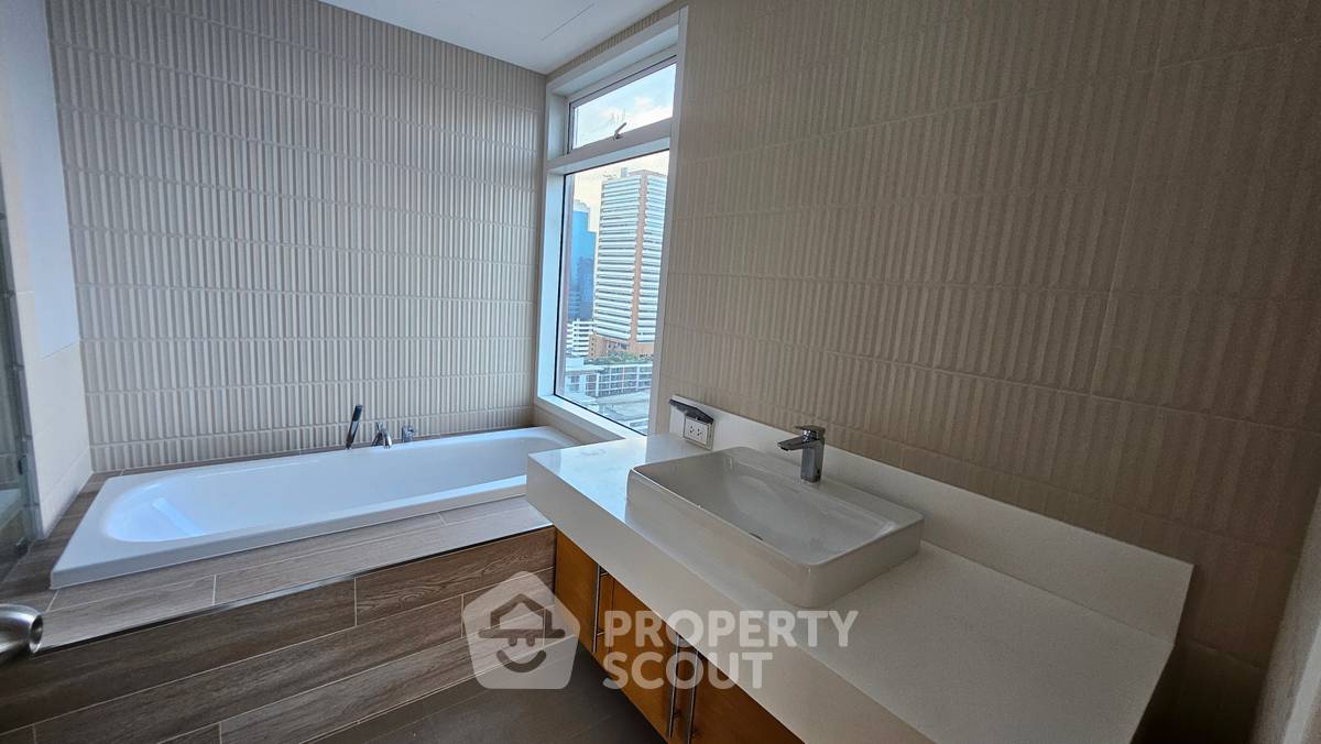 picture Pet-Friendly 3-BR 153 Sqm Fullerton Sukhumvit, 400m To BTS Ekkamai (ID 3407527) - 9/14