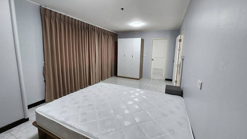 **FOR RENT: CommonWealth Pinklao - 48 sqm Corner Unit, 15th Floor, City View - 10,000 THB/month ALL-IN**