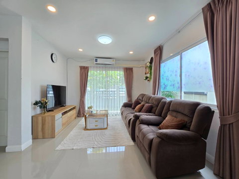 บ้านเดี่ยวให้เช่า Lake Valley บึง ศรีราชา 3นอน 2น้ำ 25,000/เดือน