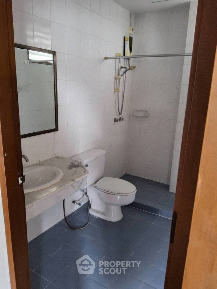 รูป ทาวน์เฮาส์ 3 ห้องนอน ขนาด 273 ตร.ม. Baan Charoen Eakamai 10 ใกล้ BTS เอกมัย (ID 3408410) - รูปที่ 4/38