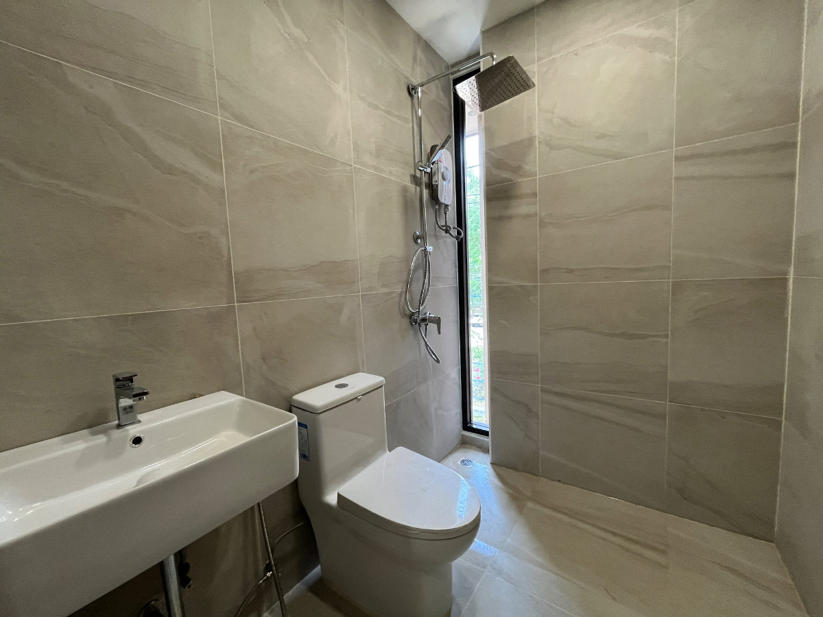 รูป ขายบ้านเดี่ยวหรูพร้อมผู้เช่า ปรีดี 42 | Minimal Modern 4 ห้องนอน พื้นที่ใช้สอย 401 ตร.ม. - รูปที่ 20/33