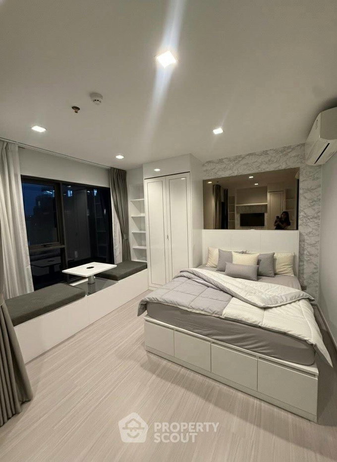 picture 1-BR Condo at Life Asoke - Rama 9 near MRT Phra Ram 9 (ID 2391388) - 5/10