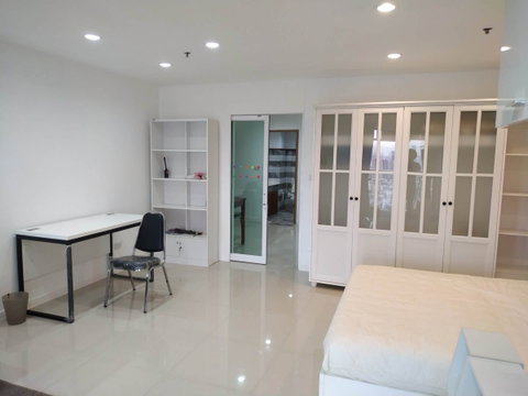 ST817/For Rent: Silom Suite Condominium – High-Floor (35th Fl.) 44 sqm 1BR Unit | Prime Silom-Sathorn CBD Near BTS Chong Nonsi