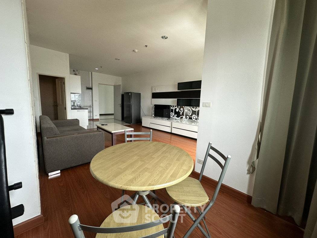 picture High-Floor 1-BR, 68 Sqm, The Fourwings Residence, Hua Mak (ID 3408399) - 2/9